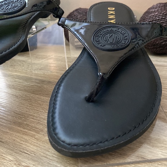 DNKY Donna Karan New York black thong summer Sandler Women’s size 6.5 M unworn - Picture 3 of 8